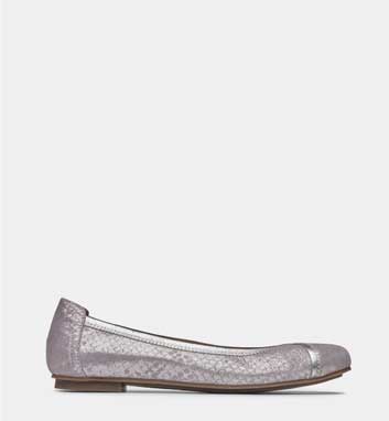 SHOP WOMENS FLATS
